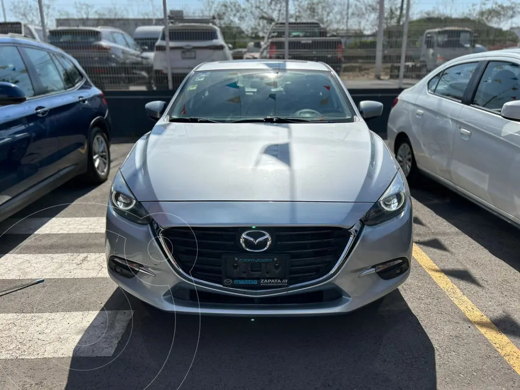 foto Mazda 3 Sedán s Grand Touring Aut usado (2018) color plateado precio $245,000