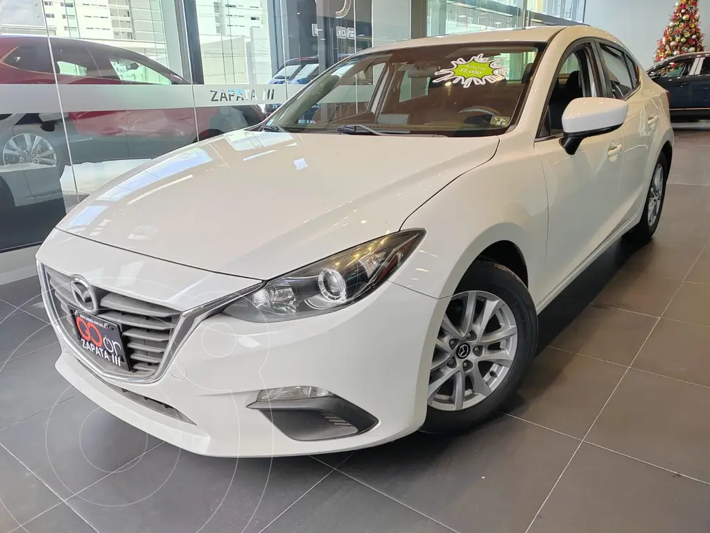 foto Mazda 3 Sedán i Touring usado (2016) color Blanco precio $230,000