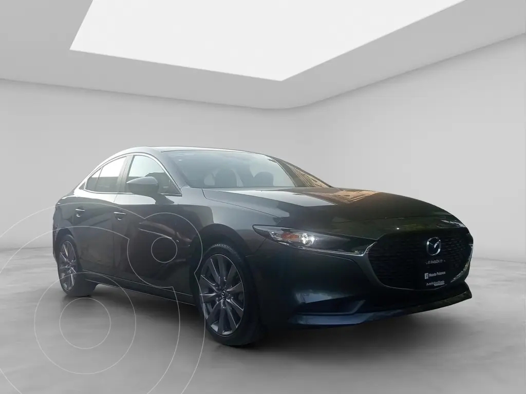foto Mazda 3 Sedán i Sport usado (2022) color Gris precio $300,000