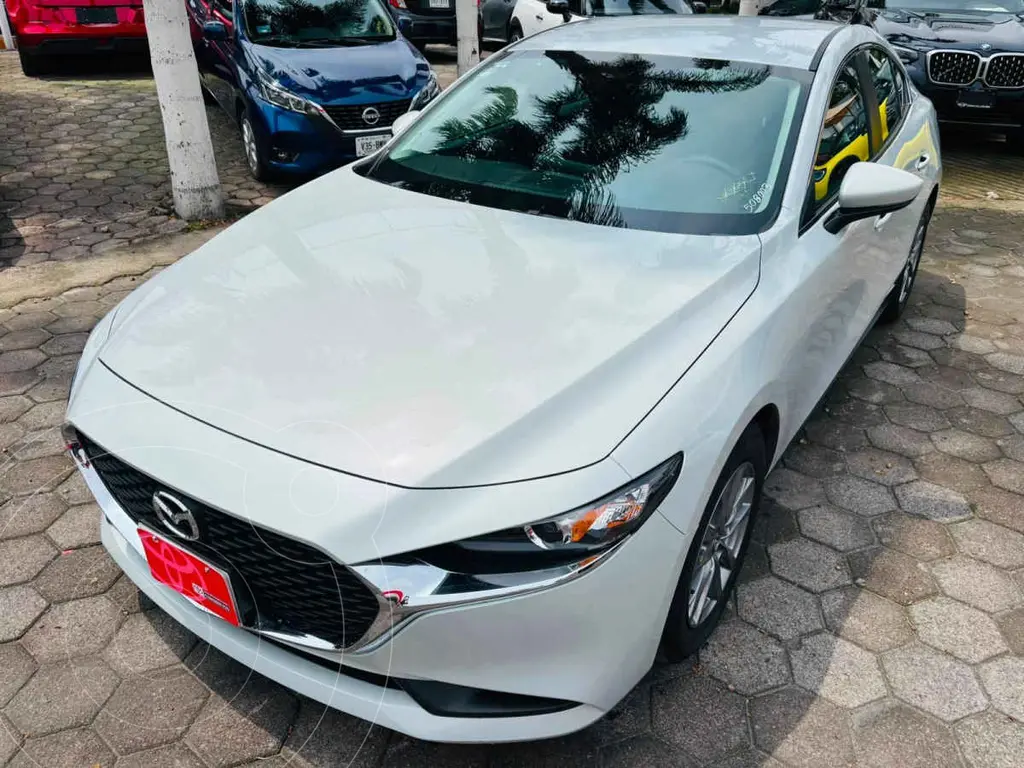 Mazda 3 Sedán i 2026
