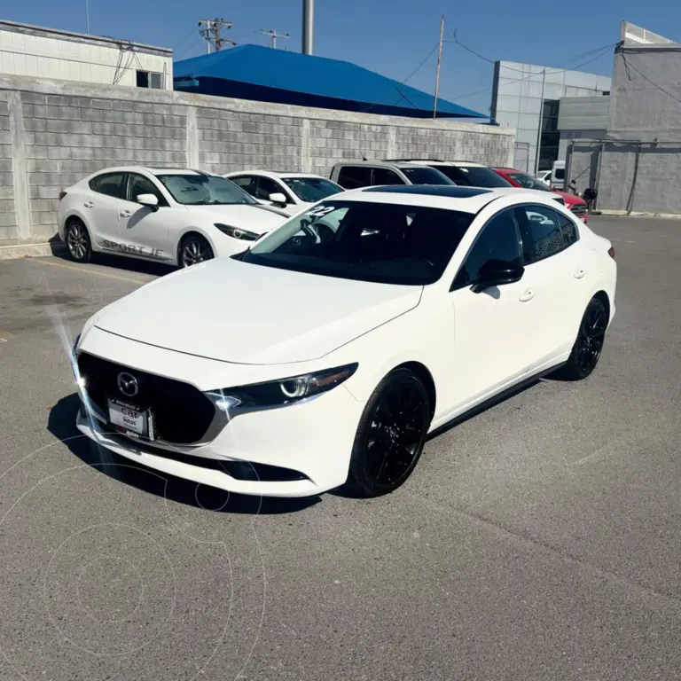 foto Mazda 3 Sedán Signature usado (2021) color Blanco precio $368,000