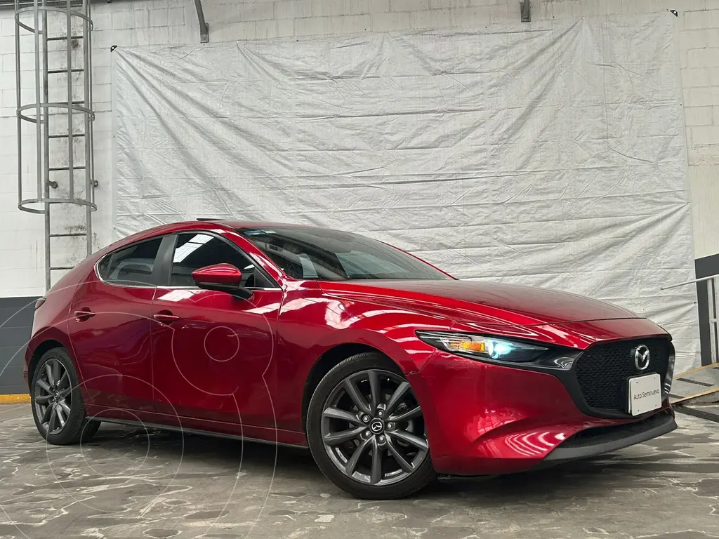 foto Mazda 3 Sedán I Sport Aut usado (2021) color Rojo precio $330,000