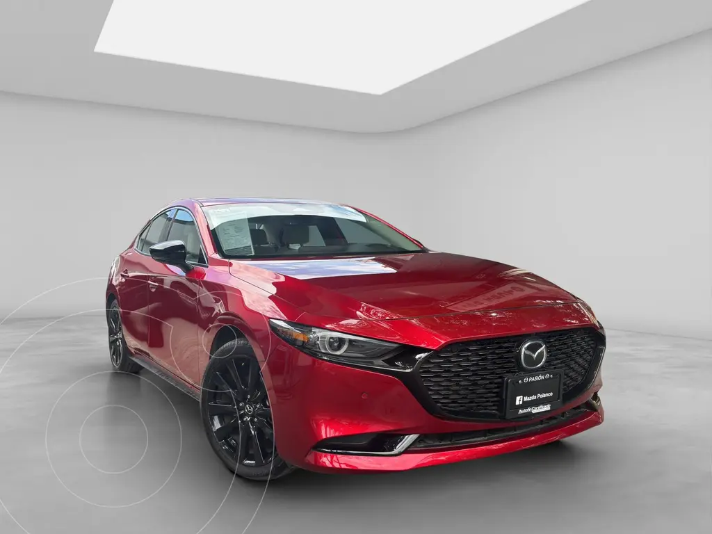 foto Mazda 3 Sedán Signature usado (2025) color Rojo precio $440,000