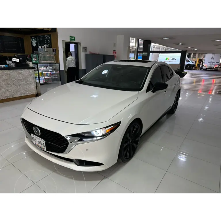 foto Mazda 3 Sedán Signature usado (2024) color Blanco precio $418,000