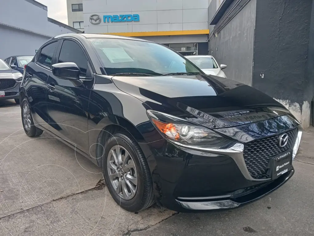 foto Mazda 3 Sedán i Sport usado (2023) color Negro precio $262,000