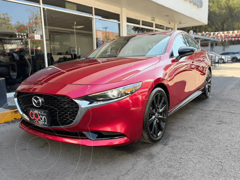 foto Mazda 3 Sedán Signature usado (2022) color MAM ROJO BRILLANTE precio $365,000