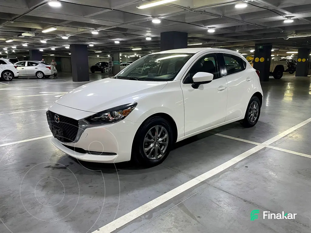 foto Mazda 3 Sedán i Sport usado (2023) color Blanco precio $285,000