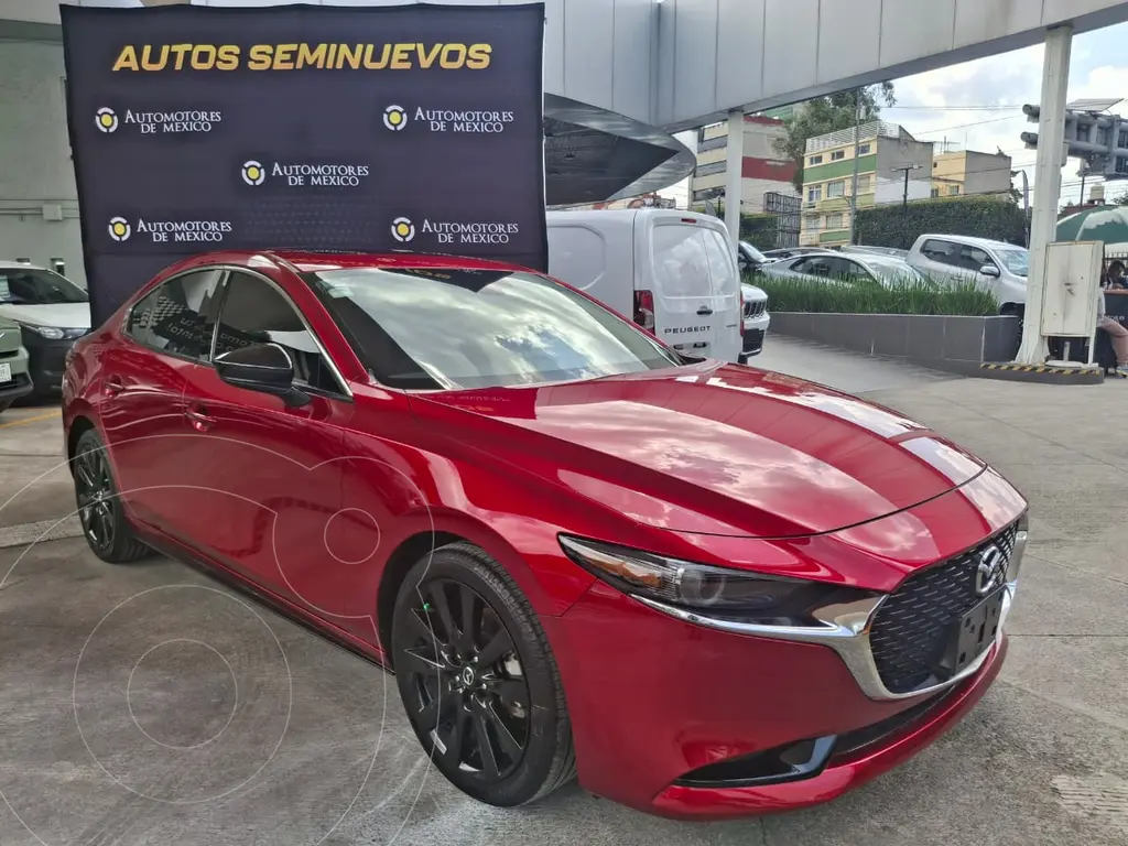 foto Mazda 3 Sedán Signature usado (2023) color Rojo precio $350,000