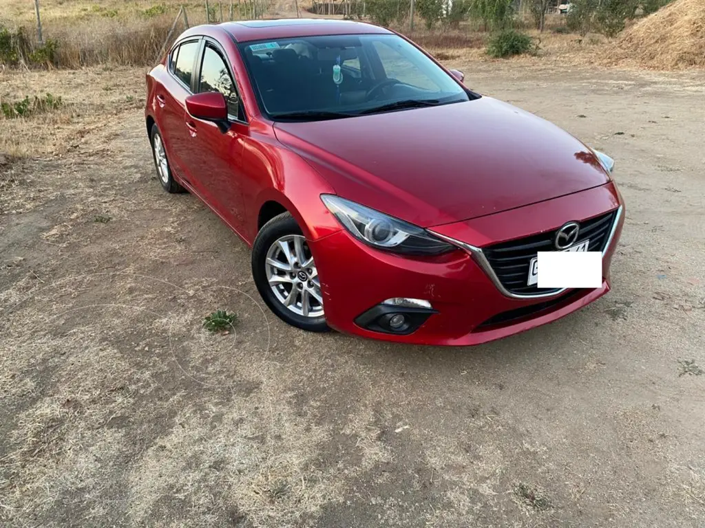 Mazda 3 2.0L V Aut usado (2015) color Rojo precio 9.000.000