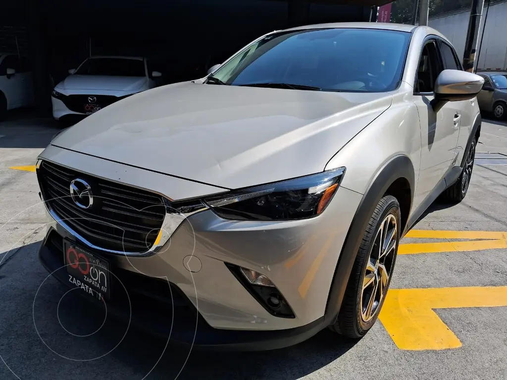 foto Mazda CX-3 i Sport usado (2025) color plateado precio $375,000