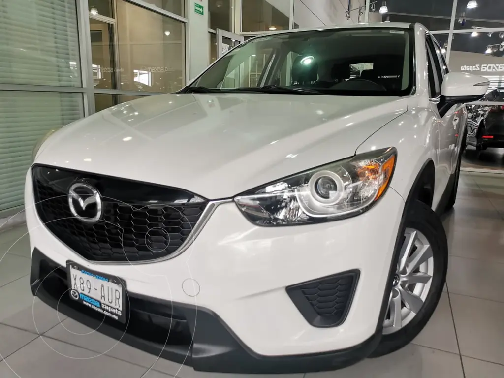 foto Mazda CX-5 2.0L i usado (2015) color Blanco Cristal precio $275,000