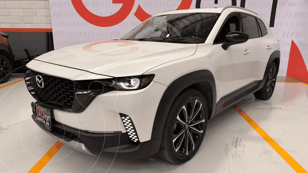 foto Mazda CX-50 Signature usado (2024) color MAZKWIND CHILL PEARL precio $640,000