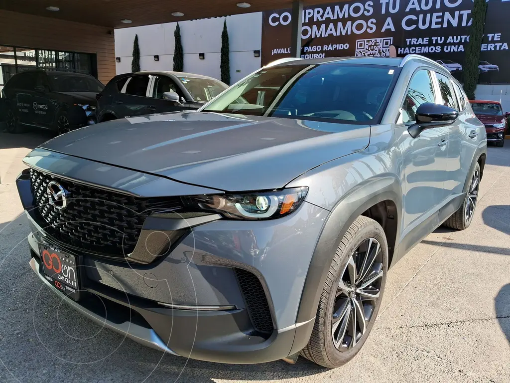 foto Mazda CX-50 Signature usado (2025) color Gris precio $680,000