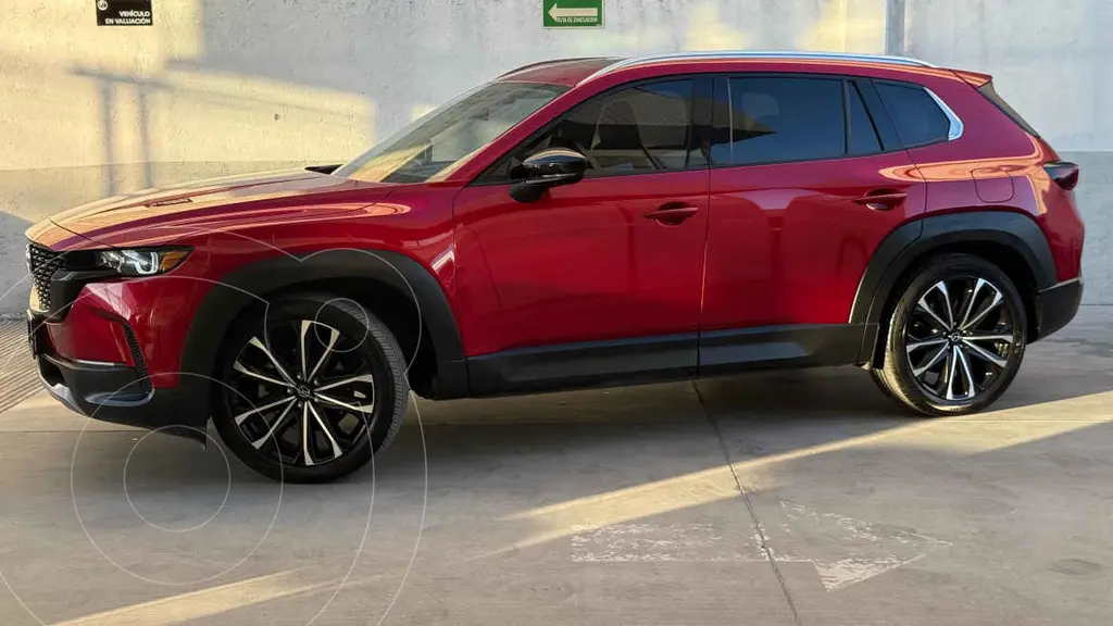 foto Mazda CX-50 Signature usado (2024) color Rojo precio $649,000
