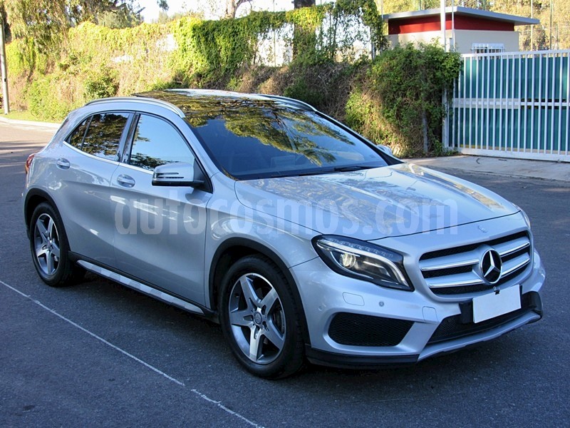 foto Mercedes Benz Clase GLA 250 Urban 4Matic AMG Line usado
