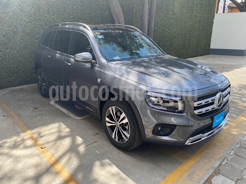 foto Mercedes Benz Clase GLB 250 Progressive 4MATIC usado (2020) color Gris precio $851,999