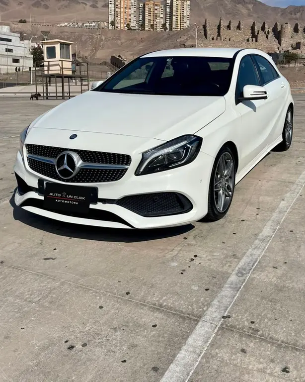 foto Mercedes Clase A Hatchback 200 usado (2016) color Blanco precio $18.900.000