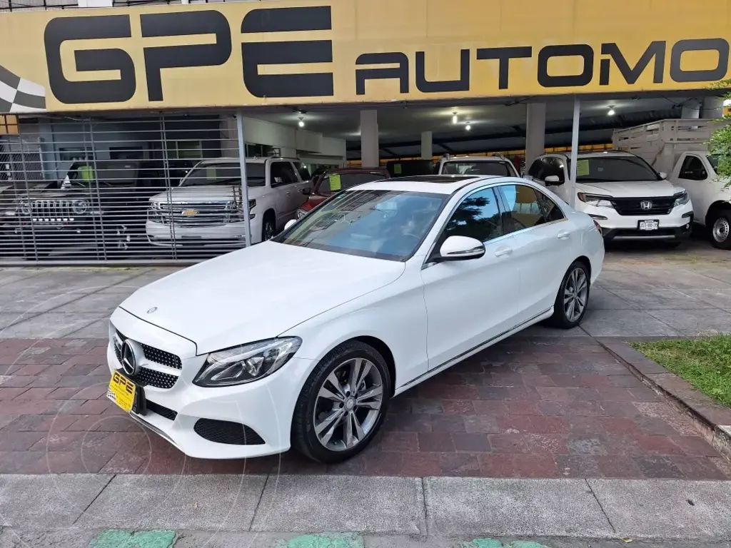 foto Mercedes Clase C Sedán 200 CGI Sport Aut usado (2016) color Blanco Calcita precio $338,000