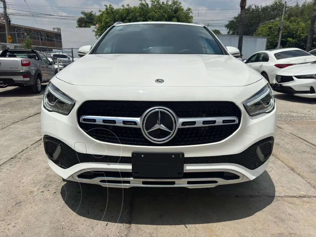 foto Mercedes Clase GLA 200 Progressive usado (2023) color Blanco precio $750,000