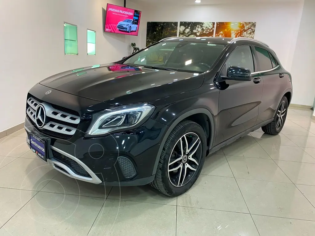 foto Mercedes Clase GLA 200 CGI Sport Aut usado (2018) color Negro precio $399,000
