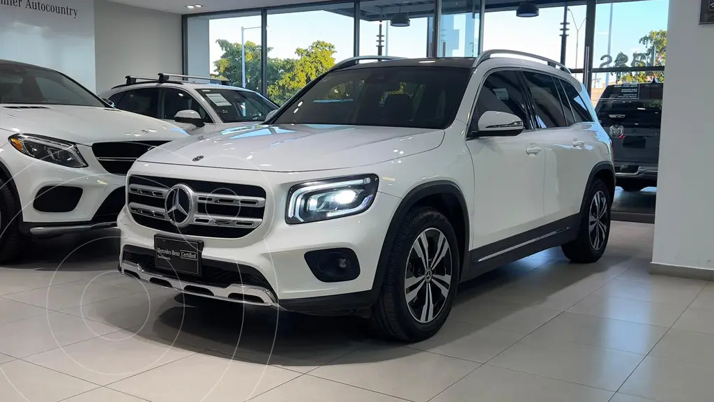 foto Mercedes Clase GLB 250 Progressive 4MATIC usado (2020) color Blanco precio $550,000
