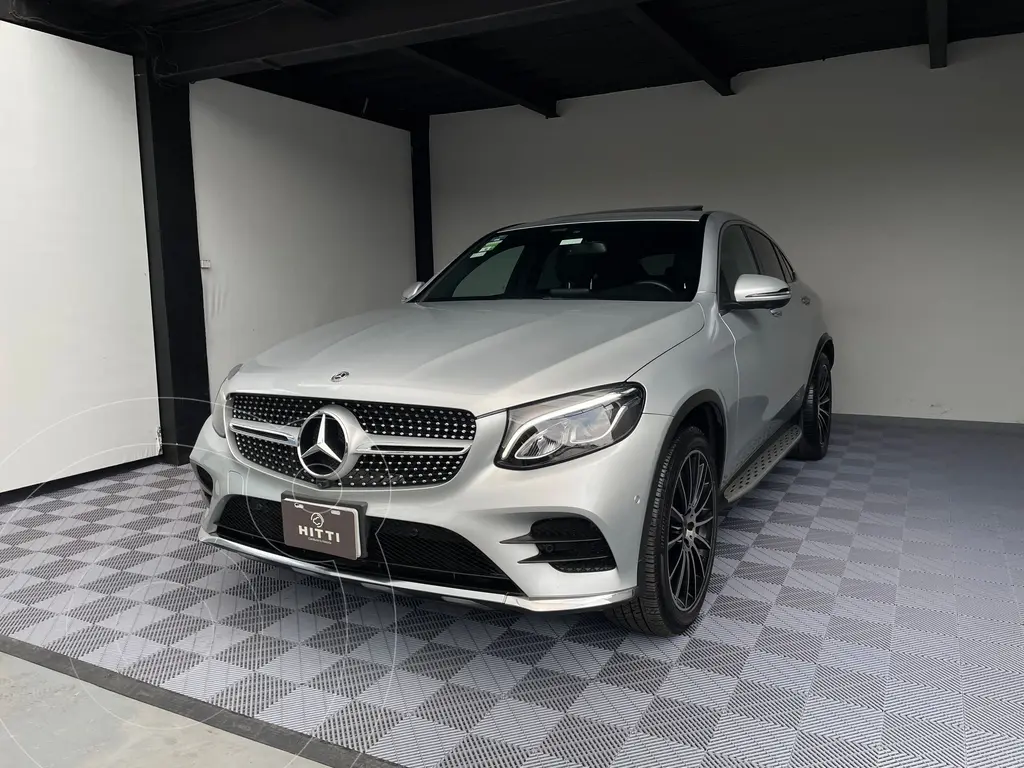 foto Mercedes Clase GLC Coupé 300 Sport usado (2019) color plateado precio $678,000