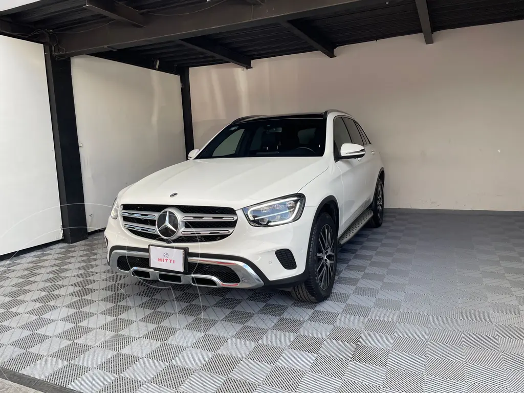 foto Mercedes Clase GLC 300 e 4MATIC Coupé usado (2022) color Blanco precio $828,000