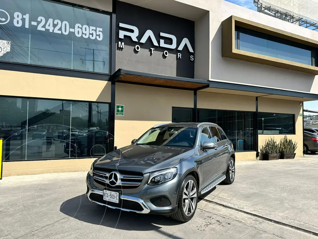 foto Mercedes Clase GLC 300 Sport usado (2018) color Gris precio $419,800