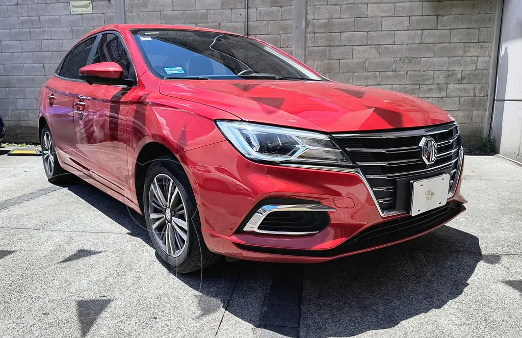 MG 5 Elegance Aut usado (2023) color Rojo precio $260,000