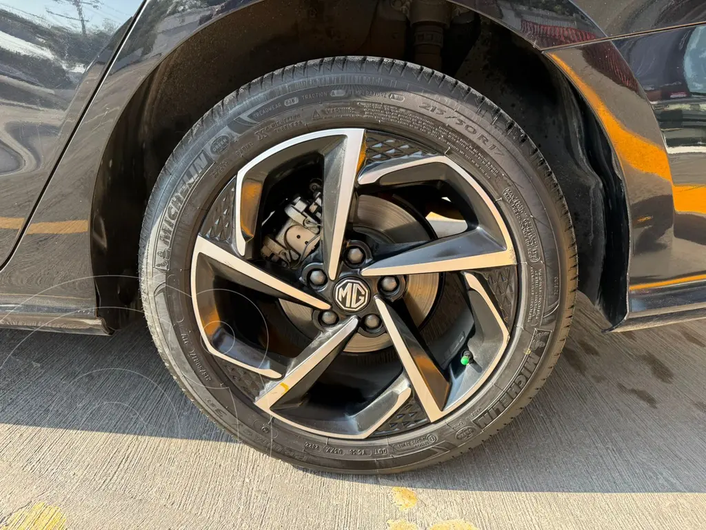 foto MG MG GT Excite usado (2023) color Negro precio $250,000