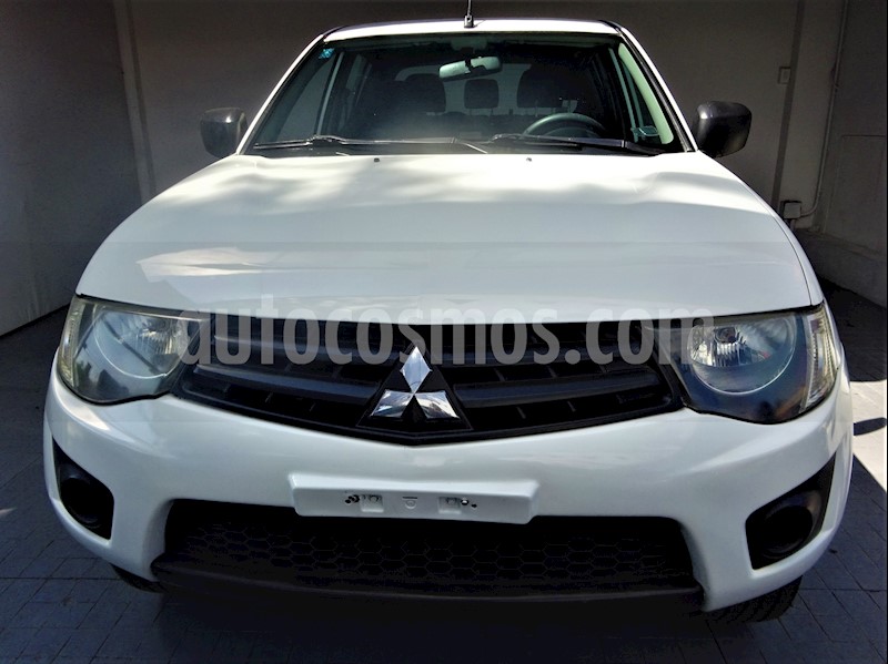 foto Mitsubishi L200 4x2 2.4L Cabina Doble usado