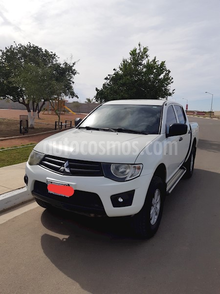 foto Mitsubishi L200 4x2 2.4L Cabina Doble usado