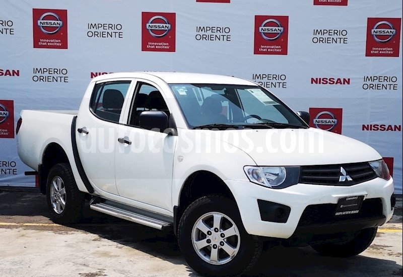 foto Mitsubishi L200 4x2 2.5L DI-D Cabina Doble usado