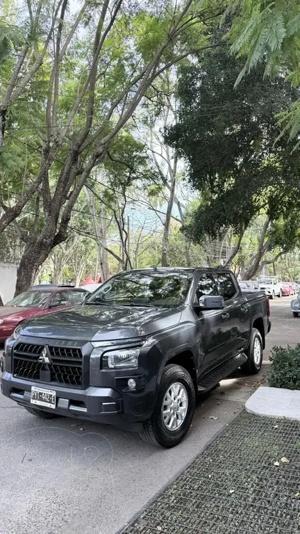 Mitsubishi L200 4x2 2.4L Cabina Doble 2025