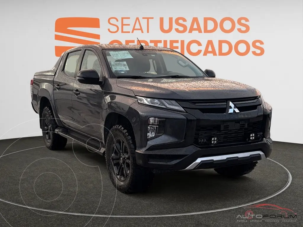 foto Mitsubishi L200 Limited Diésel 4x4 Aut usado (2024) color GRAPHITE GRAY METALL precio $688,000