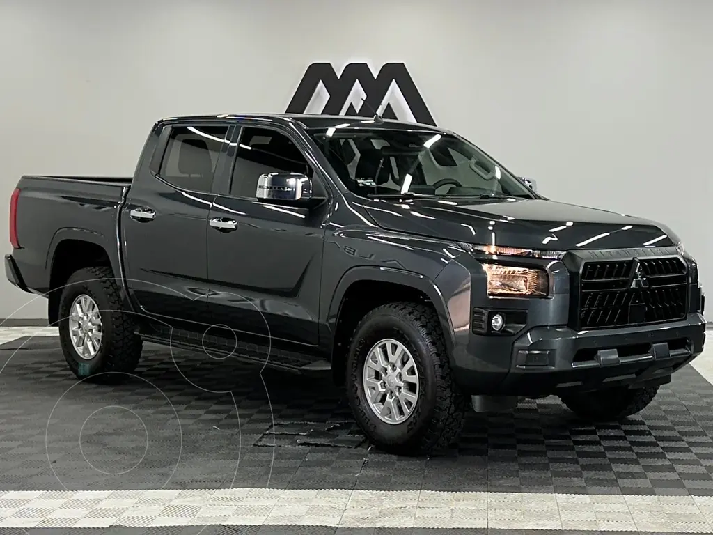 Mitsubishi L200 GLX Diésel 4x4 2025
