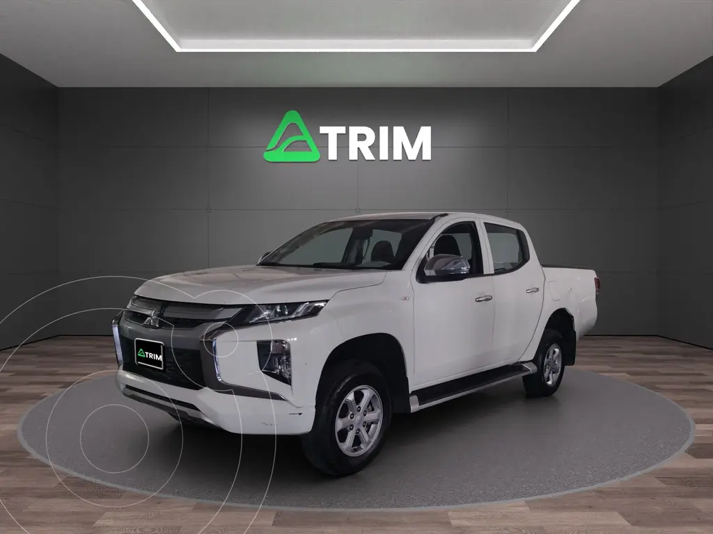 foto Mitsubishi L200 GLX Diésel 4x4 usado (2022) color Blanco precio $339,999