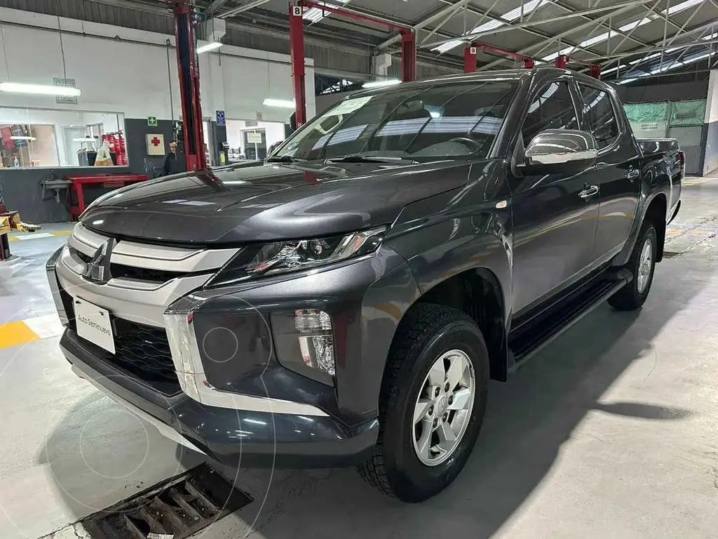 Mitsubishi l200 glx 4x2 (2024)