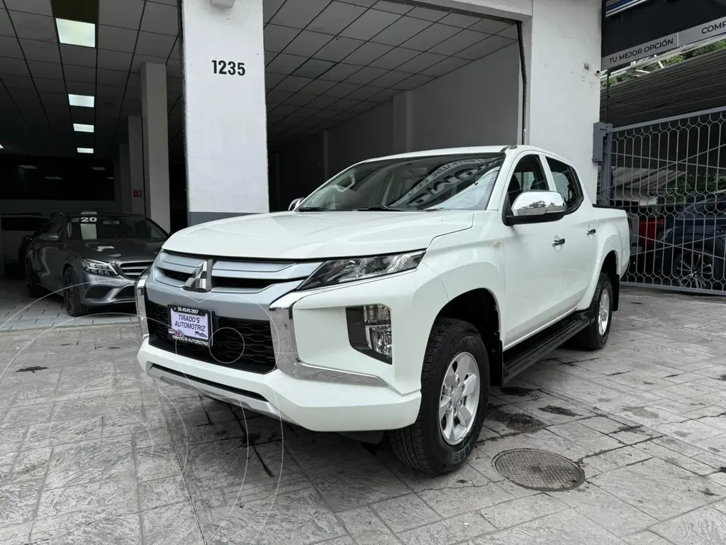 Mitsubishi l200 glx 4x2 (2024)