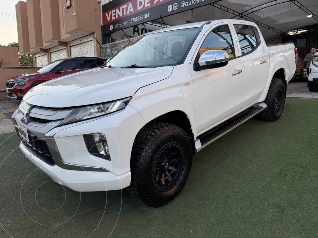Mitsubishi L200 GLX 4x2 usado (2021) color Blanco precio $339,999