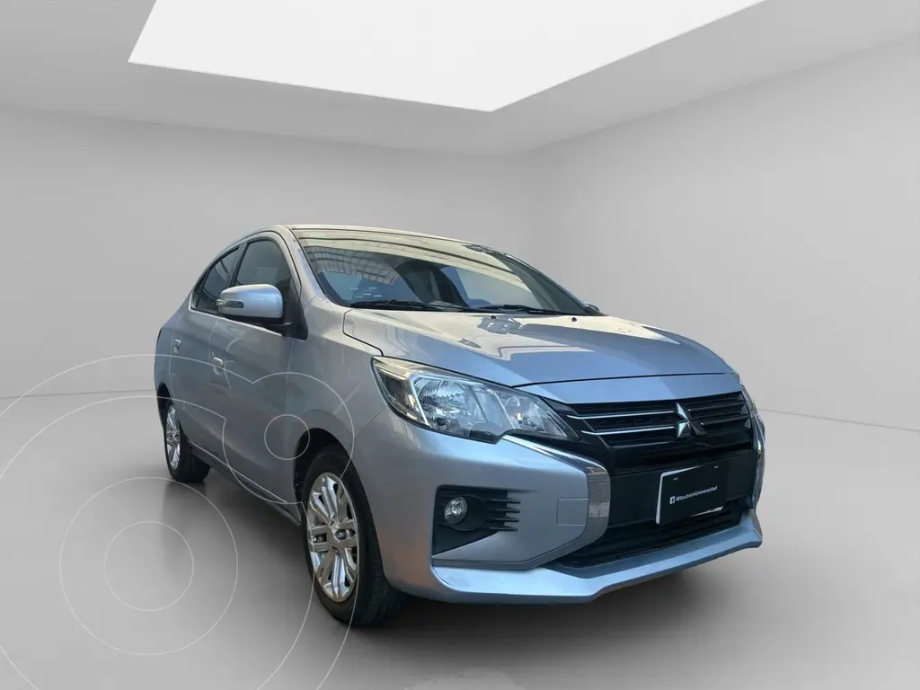 foto Mitsubishi Mirage G4 GLS usado (2022) color plateado precio $220,000