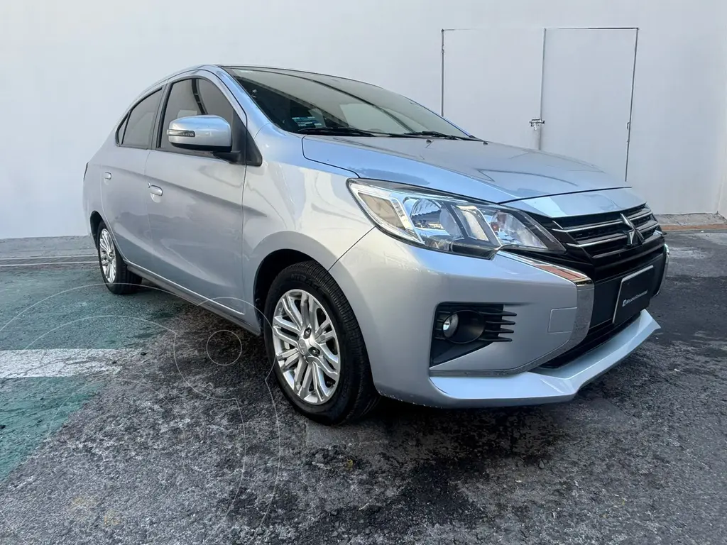 foto Mitsubishi Mirage G4 GLS usado (2022) color plateado precio $220,000