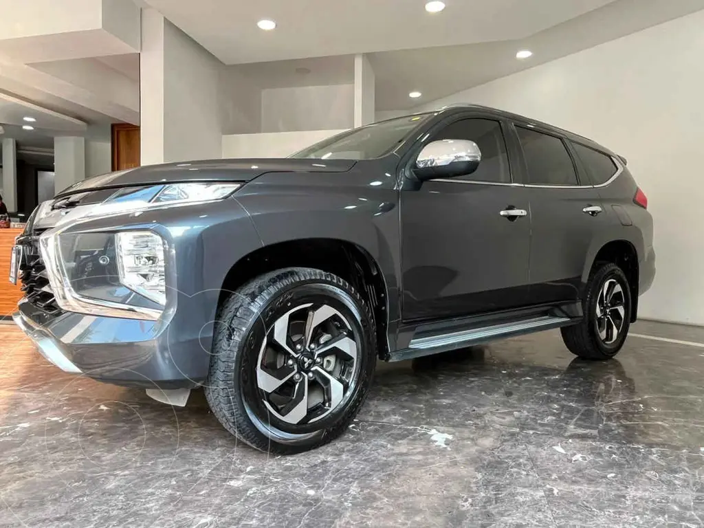 Mitsubishi montero-sport se plus (2024)
