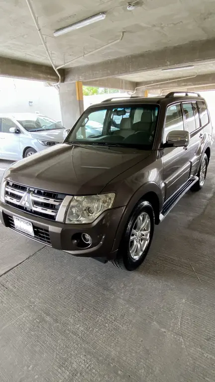 Mitsubishi Montero Limited 2014