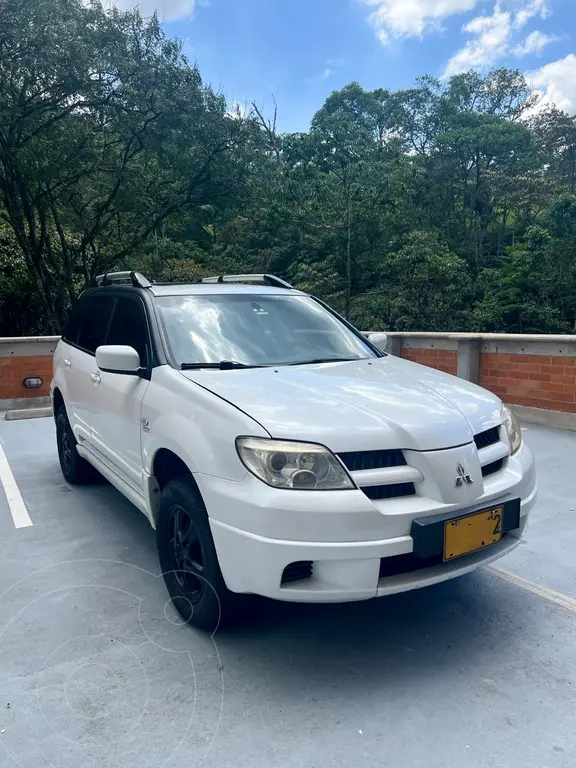 Mitsubishi Outlander 2.4L 4x4 usado en Medellín