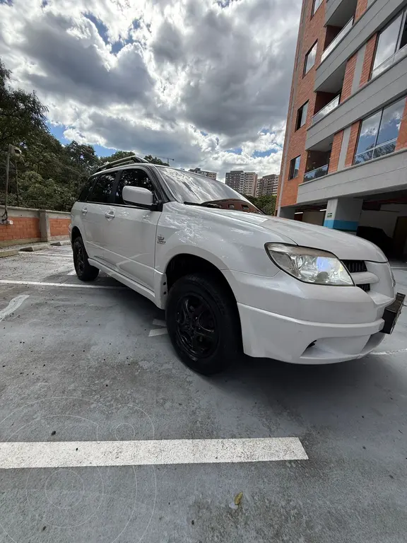 Mitsubishi Outlander 2.4L 4x4  Full usado en Medellín