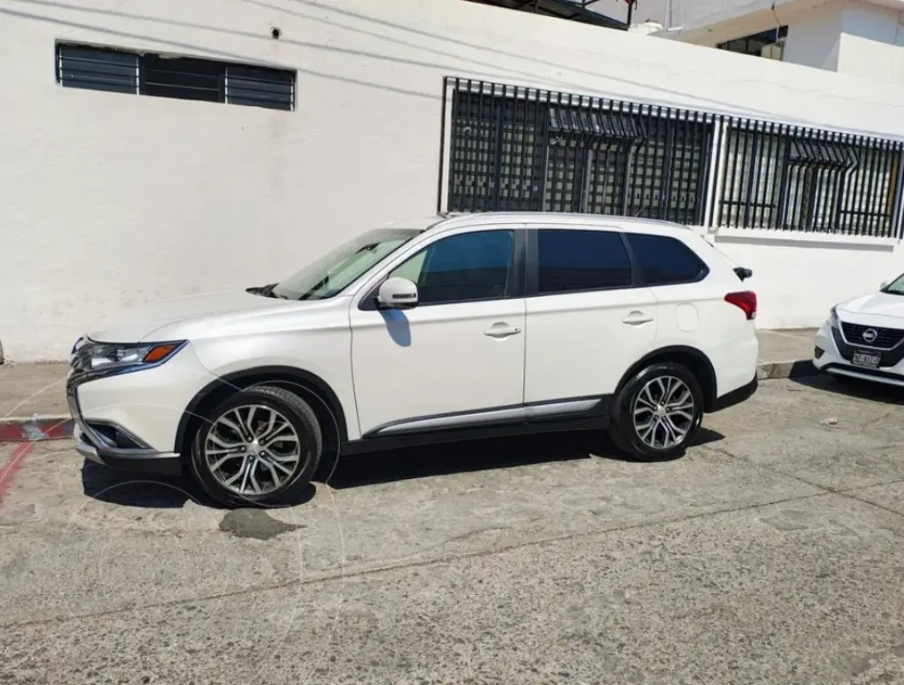 Mitsubishi Outlander 2.4L SE Plus 2016