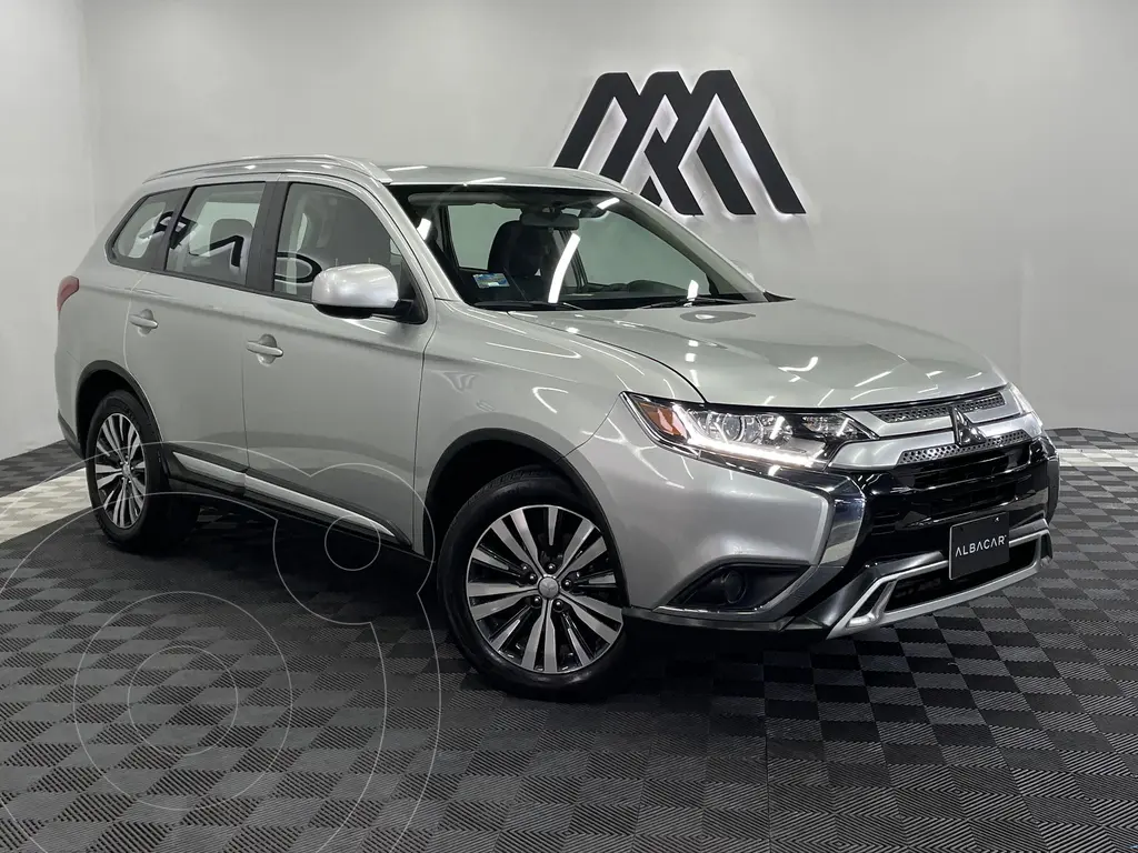 Mitsubishi Outlander ES 2020