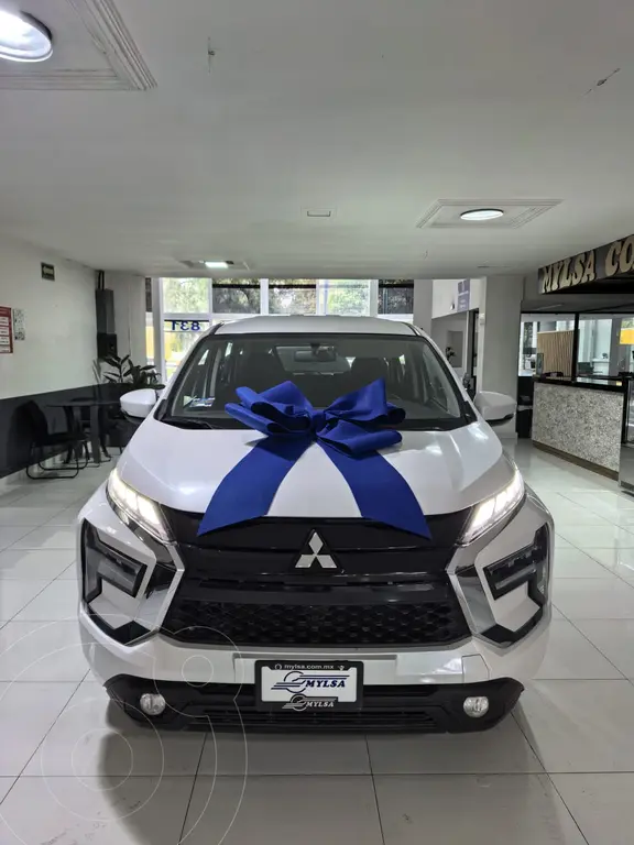 foto Mitsubishi Xpander GLS usado (2024) color Blanco Perla precio $339,000