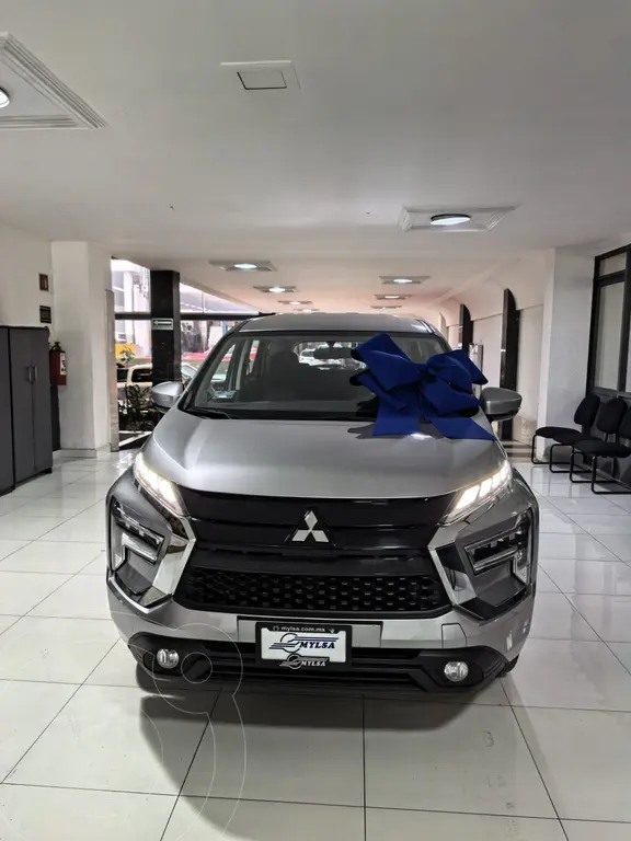 foto Mitsubishi Xpander GLS usado (2024) color Gris Metálico precio $339,000